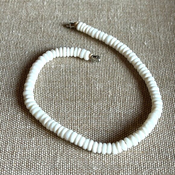 Vintage Estate White Natural Puka Shell Beaded Anklet Barrel Clasp Boho - Picture 1 of 4